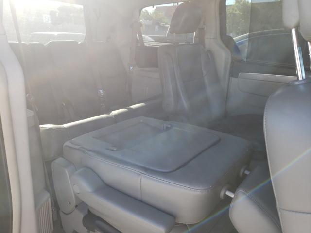 2011 VOLKSWAGEN ROUTAN SE 2V4RW3DG6BR802985