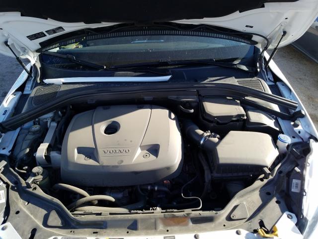 2017 VOLVO XC60 T5 IN YV440MRUXH2158499