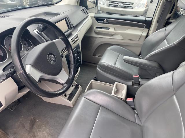 2010 VOLKSWAGEN ROUTAN SE 2V4RW3D16AR268302