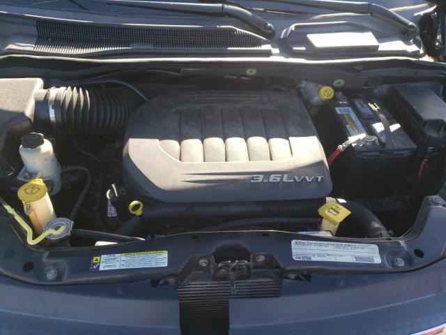 2011 VOLKSWAGEN ROUTAN SE 2V4RW3DG6BR802985