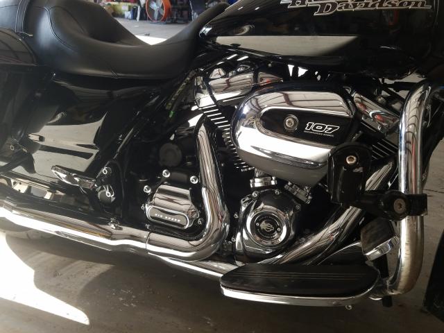 2019 HARLEY-DAVIDSON FLHX 1HD1KBC15KB679753