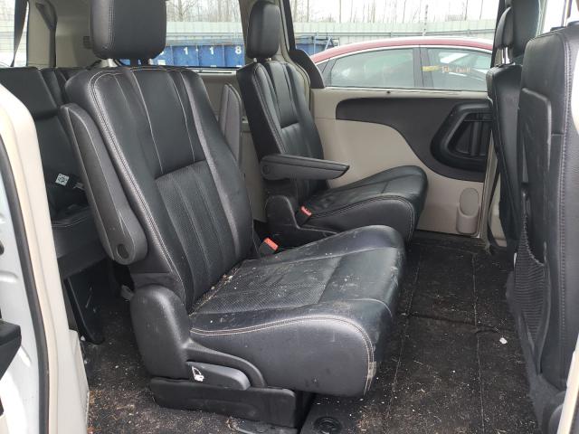 2015 CHRYSLER TOWN & COU 2C4RC1CG7FR644137