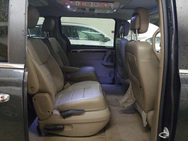 2011 VOLKSWAGEN ROUTAN 2V4RW6DG1BR645853