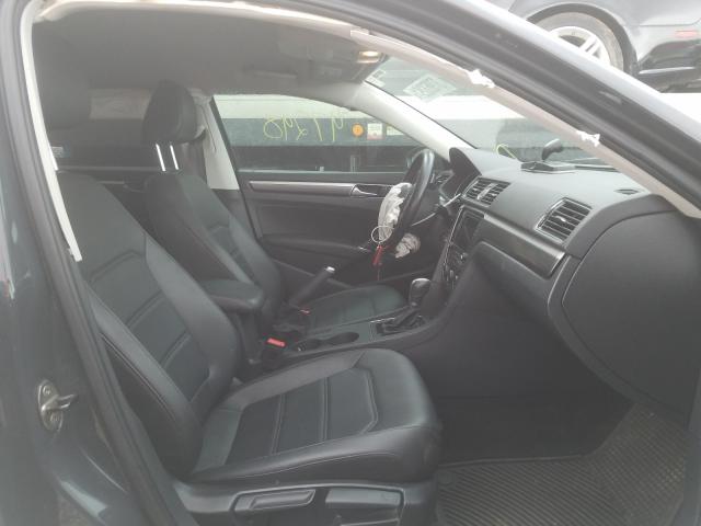 2017 VOLKSWAGEN PASSAT R-L 1VWDT7A32HC048441