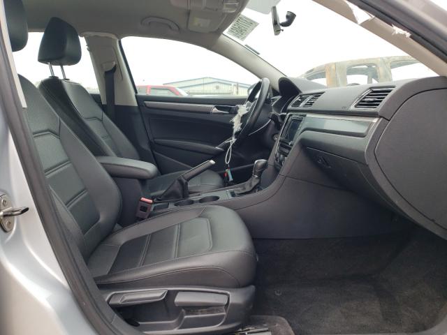 1VWDT7A30HC049975 Volkswagen Passat R-L 2017. Фото: 4