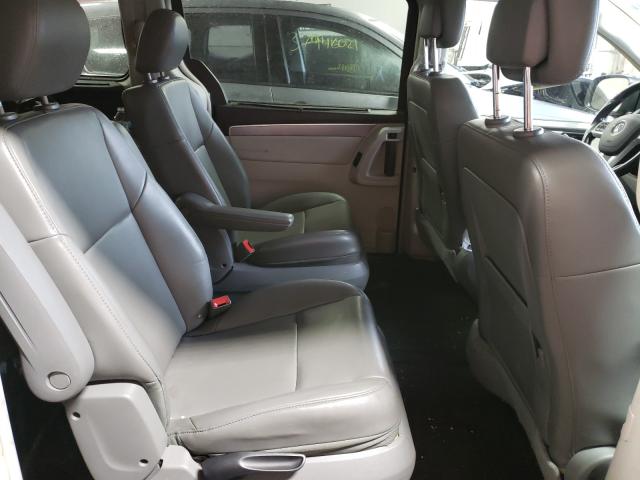 2011 VOLKSWAGEN ROUTAN SE 2V4RW3DG2BR621799