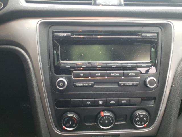 2015 VOLKSWAGEN PASSAT S 1VWAT7A30FC067571