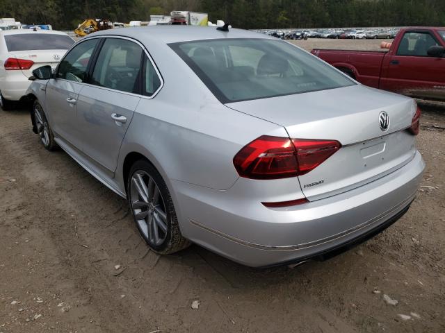 1VWDT7A30HC049975 Volkswagen Passat R-L 2017. Фото: 2