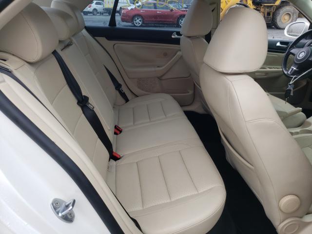 2010 VOLKSWAGEN JETTA WOLF 3VWRJ7AJ8AM054422