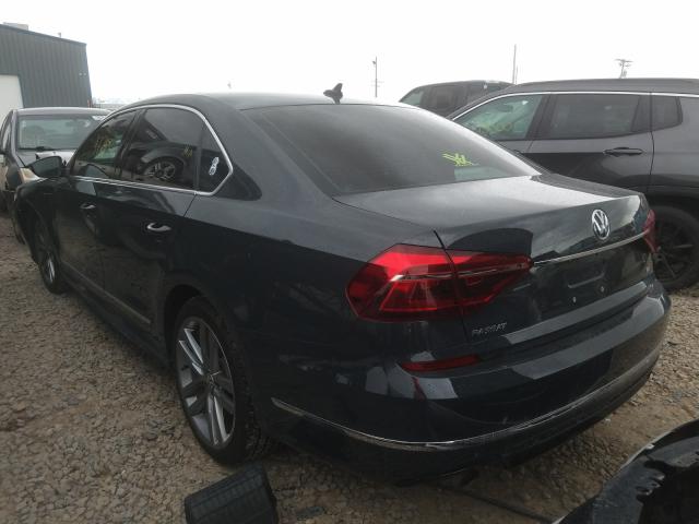 2017 VOLKSWAGEN PASSAT R-L 1VWDT7A32HC048441