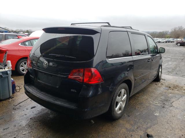 2011 VOLKSWAGEN ROUTAN SEL 2V4RW5DG4BR728283