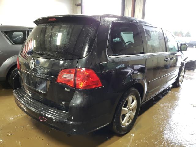 2011 VOLKSWAGEN ROUTAN SE 2V4RW3DG2BR621799
