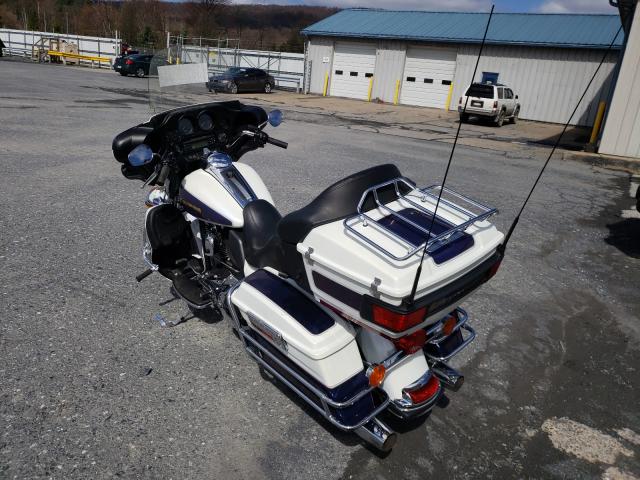 2010 HARLEY-DAVIDSON FLHTCU 1HD1FC415AB666671