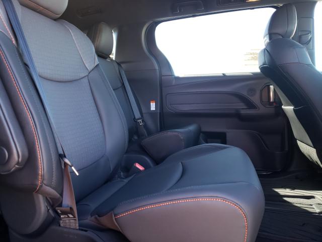 2021 TOYOTA SIENNA XSE 5TDDRKEC0MS007121