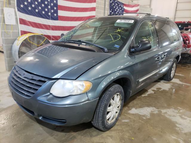 2006 Chrysler Town & Country - Image 2