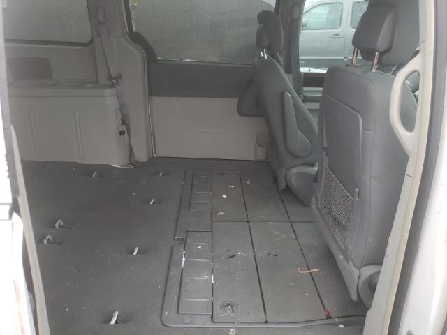 2010 CHRYSLER TOWN & COU 2A4RR5D10AR293011