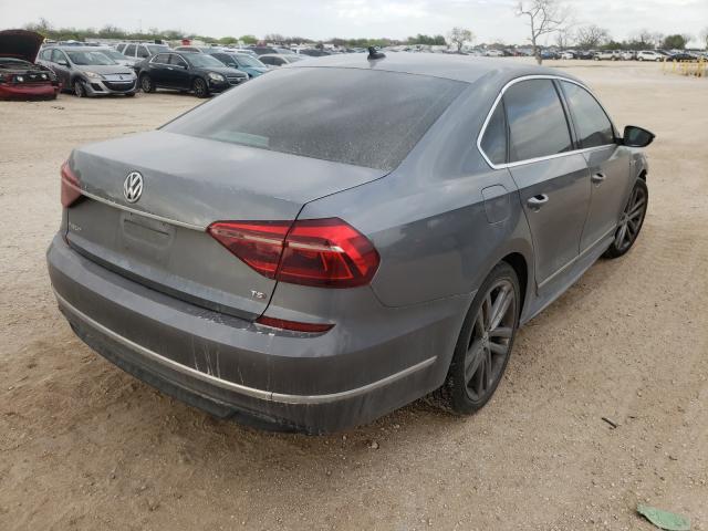 2017 VOLKSWAGEN PASSAT R-L 1VWDT7A32HC025287