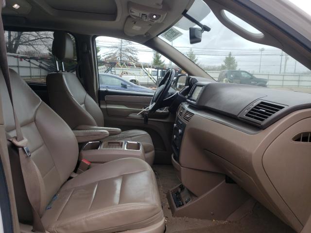 2011 VOLKSWAGEN ROUTAN SEL 2V4RW5DG8BR658464