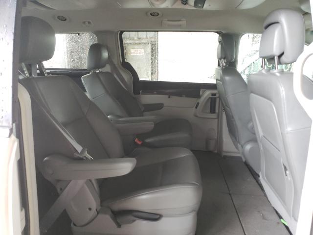 2010 VOLKSWAGEN ROUTAN SE 2V4RW3D14AR348424