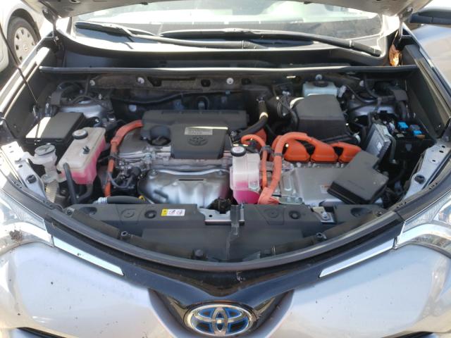 2018 TOYOTA RAV4 HV LE JTMRJREV2JD236009