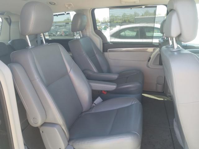2010 VOLKSWAGEN ROUTAN SE 2V4RW3D16AR424323