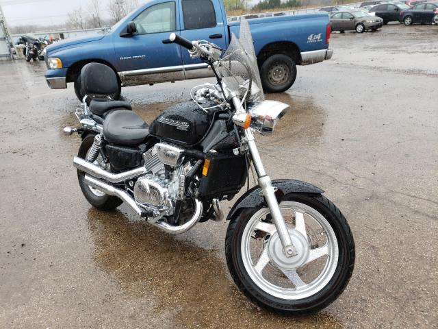 Salvage motorcycles for sale at Elgin, IL auction: 1998 Honda VF750 C