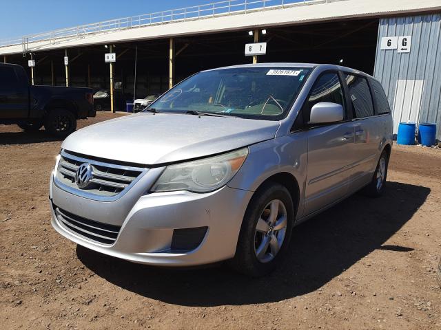 2010 VOLKSWAGEN ROUTAN SE 2V4RW3D14AR333079