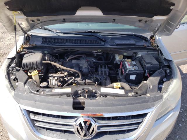 2010 VOLKSWAGEN ROUTAN SE 2V4RW3D18AR202446