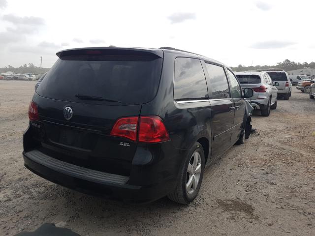 2011 VOLKSWAGEN ROUTAN SEL - 2V4RW5DG2BR698541