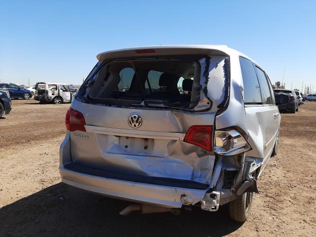 2010 VOLKSWAGEN ROUTAN SE 2V4RW3D14AR333079
