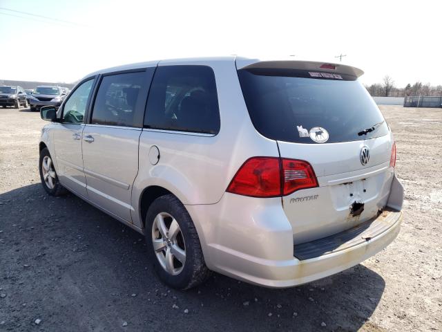 2010 VOLKSWAGEN ROUTAN SE 2V4RW3D18AR202446