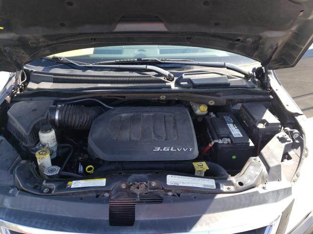 2011 VOLKSWAGEN ROUTAN SE 2V4RW3DG1BR717228