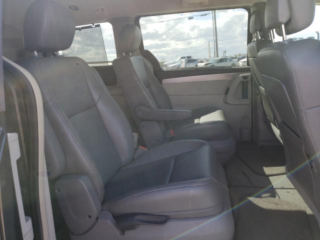 2011 VOLKSWAGEN ROUTAN SE 2V4RW3DG1BR717228