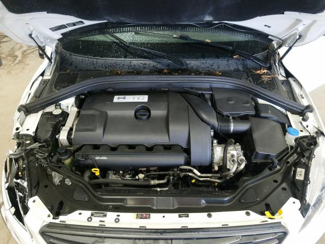 2015 VOLVO XC60 T6 R- YV4902RG8F2617272