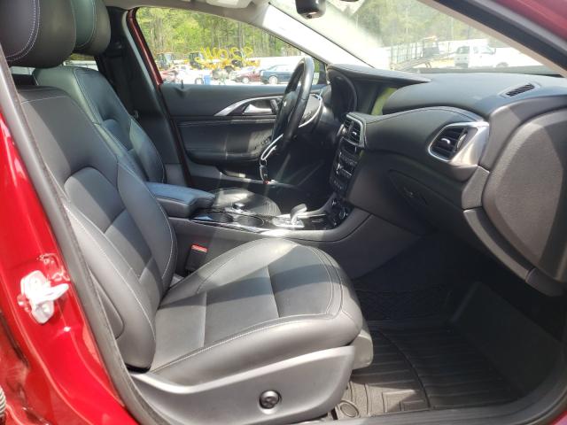 2017 INFINITI QX30 BASE SJKCH5CR0HA029143
