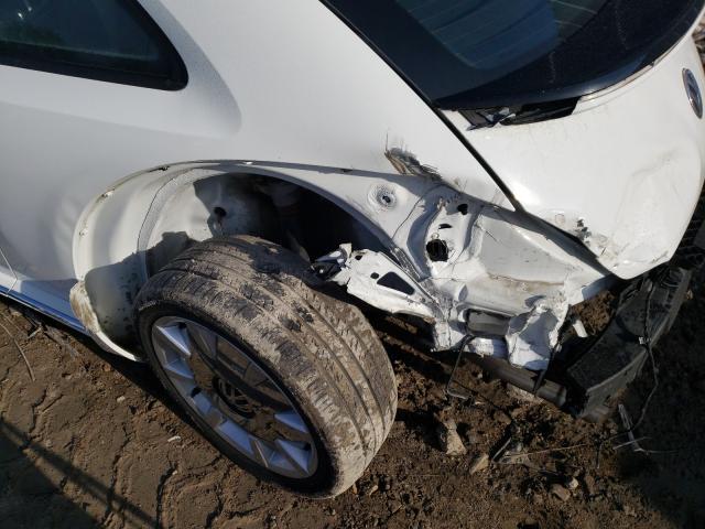 2017 VOLKSWAGEN BEETLE SE 3VWJ17AT7HM608106