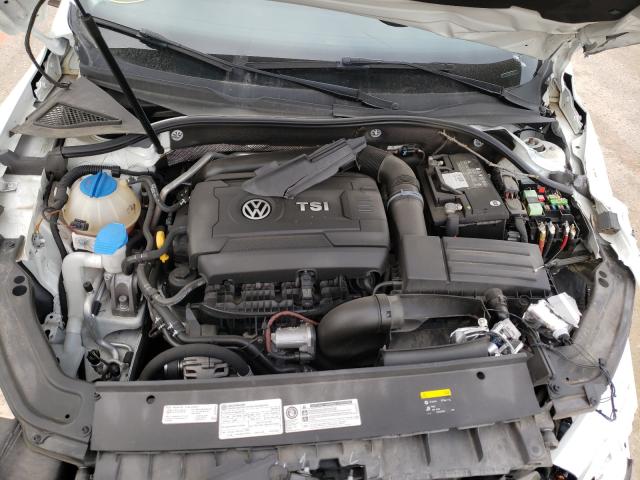 2017 VOLKSWAGEN PASSAT R-L 1VWDT7A34HC002979
