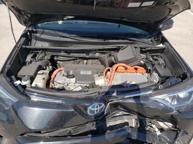 2018 TOYOTA RAV4 HV LE JTMRJREV1JD178216