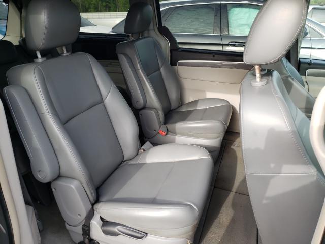 2010 VOLKSWAGEN ROUTAN SE 2V4RW3D17AR184389