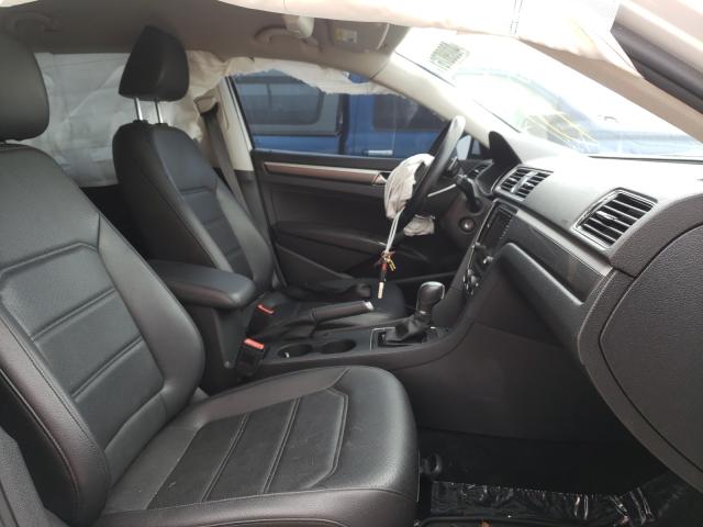 2017 VOLKSWAGEN PASSAT R-L 1VWDT7A34HC002979