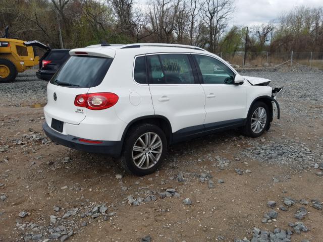 2011 VOLKSWAGEN TIGUAN S WVGBV7AX7BW521484