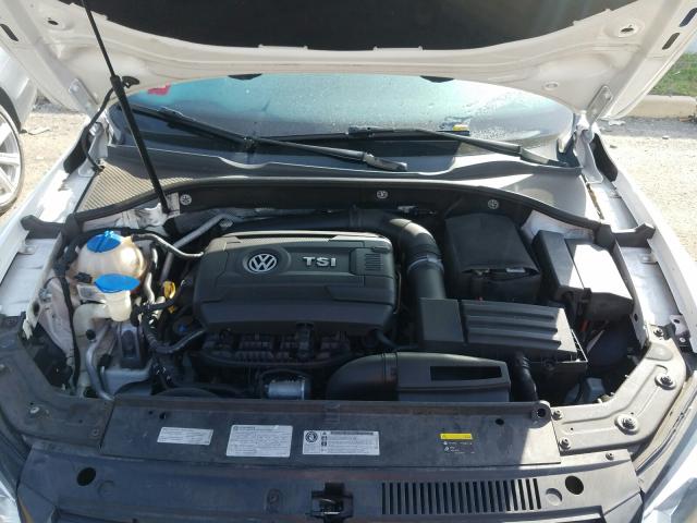 2015 VOLKSWAGEN PASSAT SE 1VWBT7A30FC028788