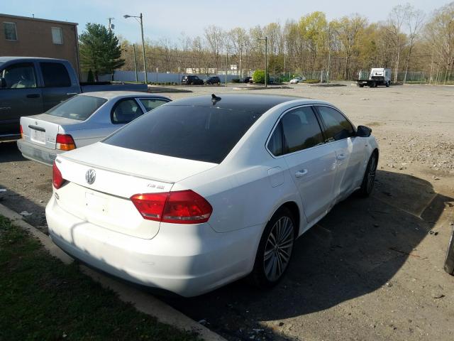 2015 VOLKSWAGEN PASSAT SE 1VWBT7A30FC028788