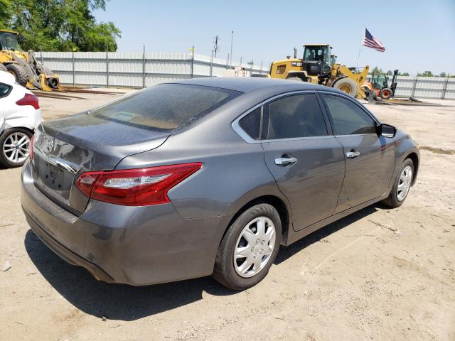 VIN 5XXGT4L37HG166450 2017 KIA Optima, LX no.4