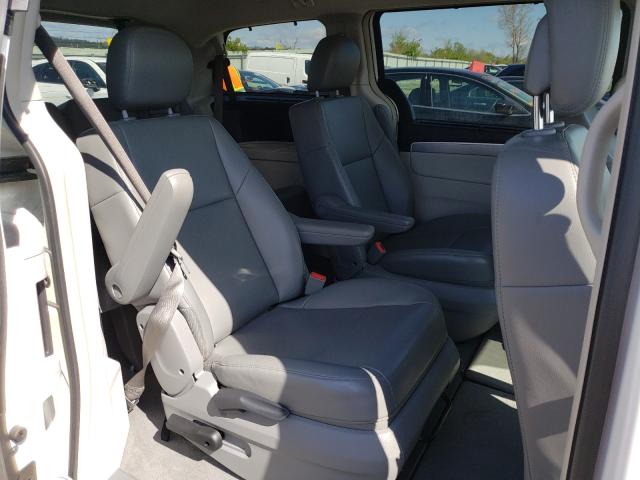 2011 VOLKSWAGEN ROUTAN SE 2V4RW3DGXBR804707