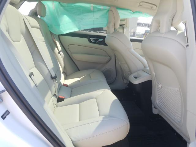 2018 VOLVO XC60 T6 MO YV4A22RKXJ1028413