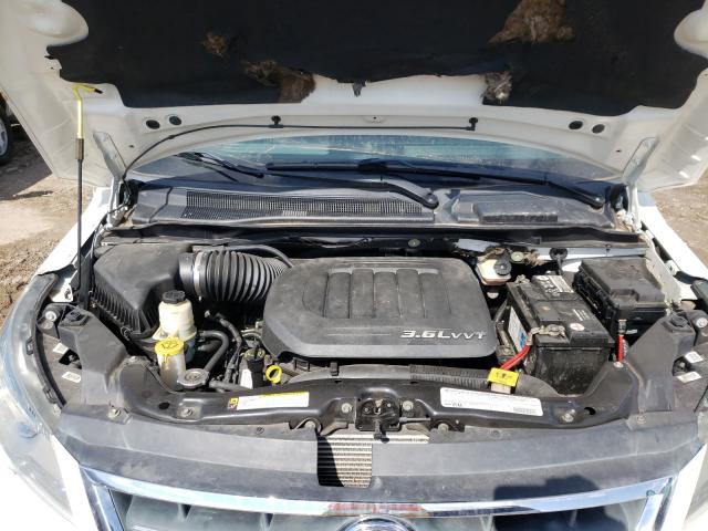 2011 VOLKSWAGEN ROUTAN SE 2V4RW3DGXBR804707