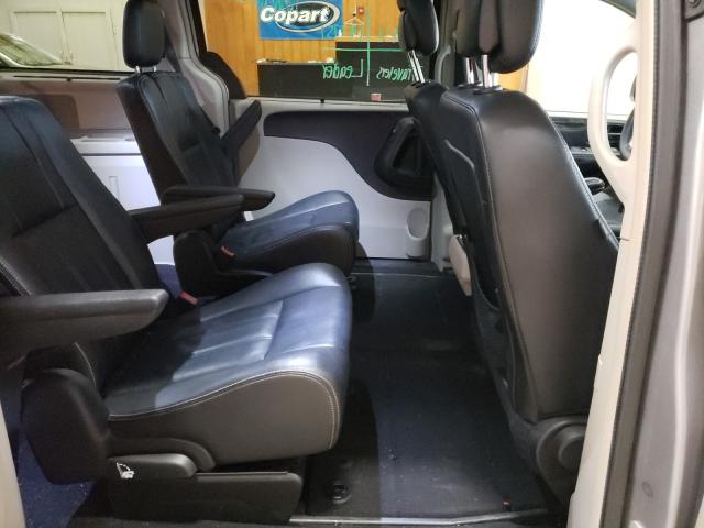 2015 CHRYSLER TOWN & COU 2C4RC1BG3FR740929