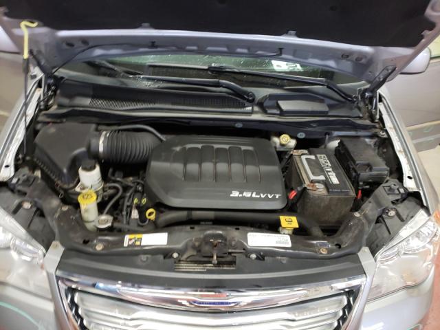 2015 CHRYSLER TOWN & COU 2C4RC1BG3FR740929