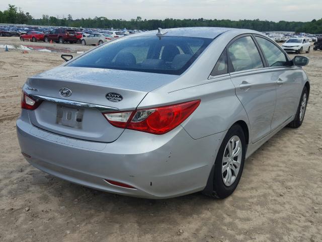 VIN 4T1B11HKXKU766360 2019 Toyota Camry, LE no.4